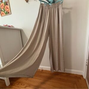 Zara Silky Elegant Beige Wide-Leg Summer Pants - size 26